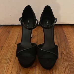 Zara Basic Black pumps